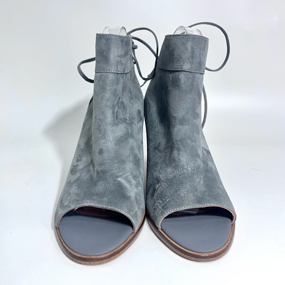 Sundance Stormy Peep Toe Heel Cut Out Blue Grey Suede Catalog 40 Womens 9.5 - Picture 2 of 7